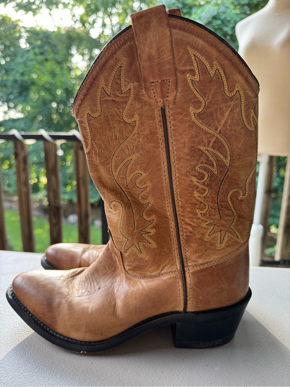 Old West Leather Cowboy  Boots Mid Calf (Fits Women’s 7.5)